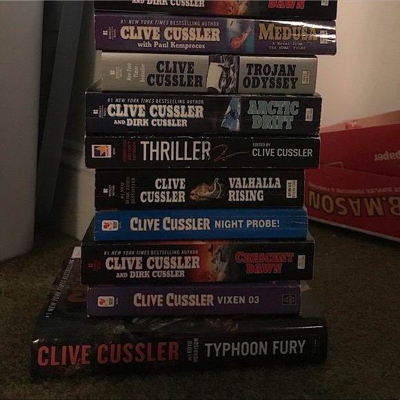 Books ~ Open Bundle ⭐️ Not just Patterson! - Picture 2 of 7